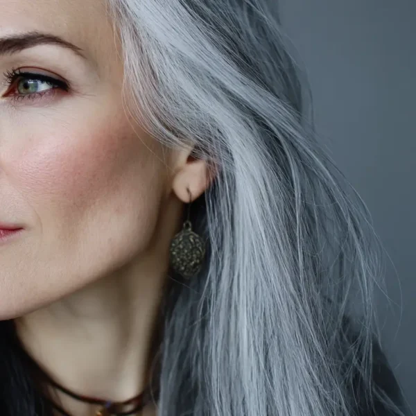 16 Stunning Ways Silver Highlights Can Transform Your Look Overnight!