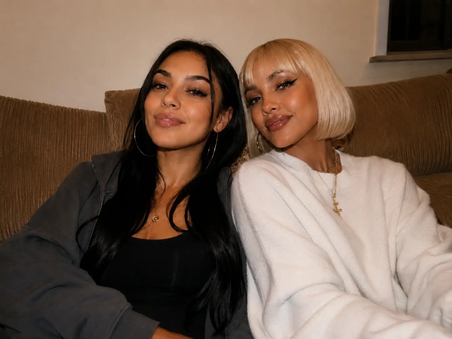 Anna and Janet, the founders of Neostylers