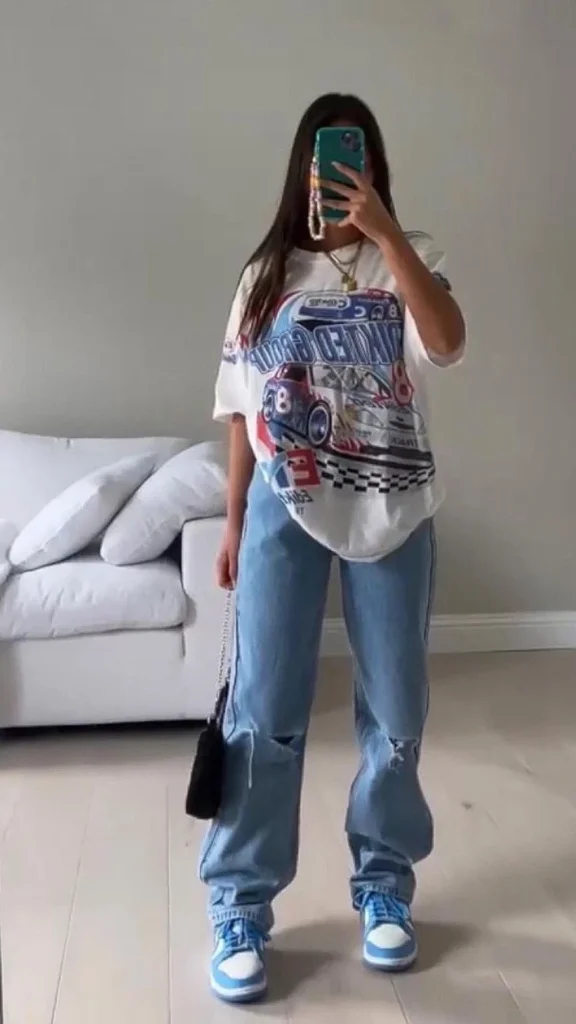 Trendy 20+ Baggy Jeans Outfit Ideas for a Cool Vibe