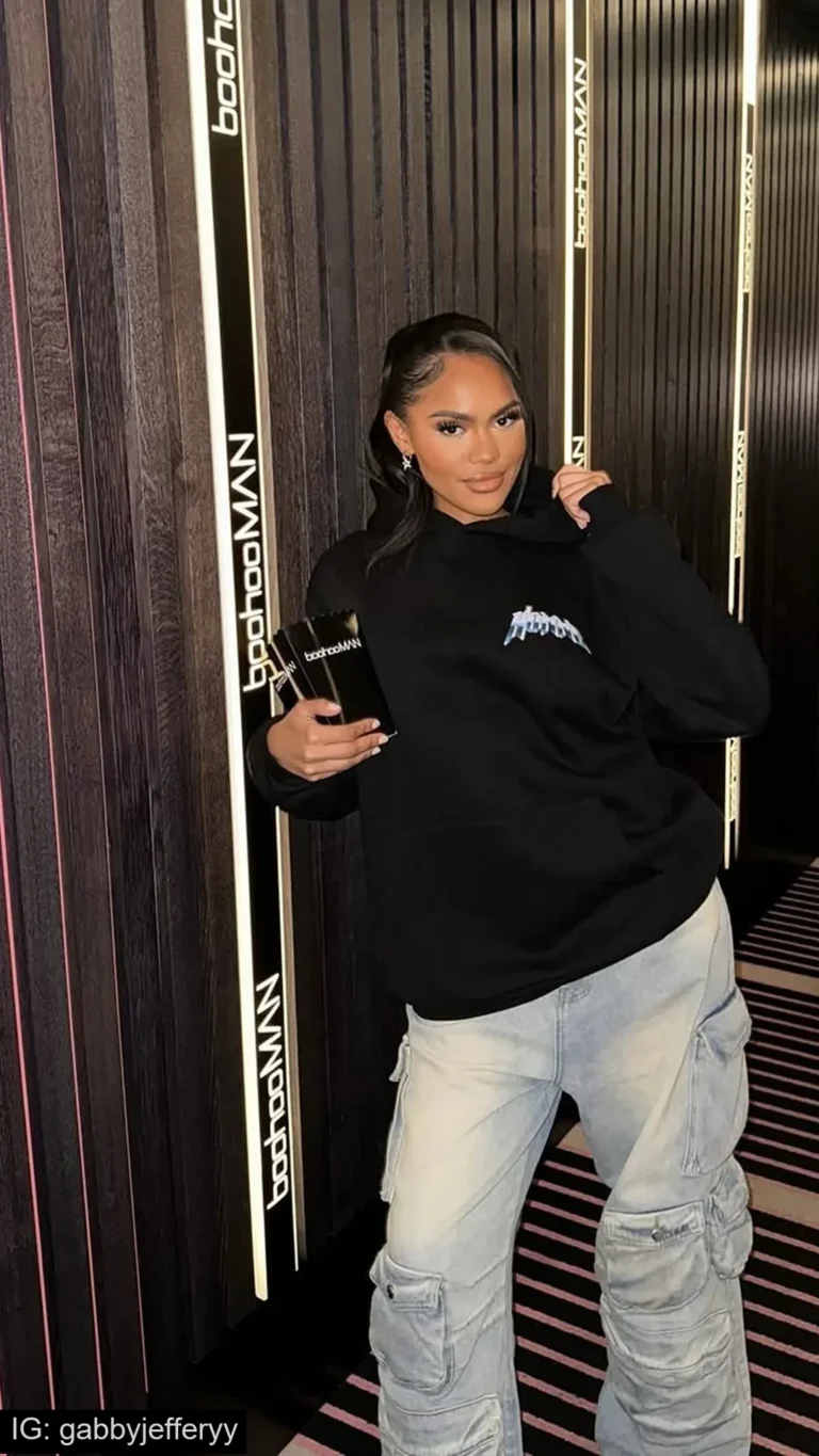 black hoodie outfit 1