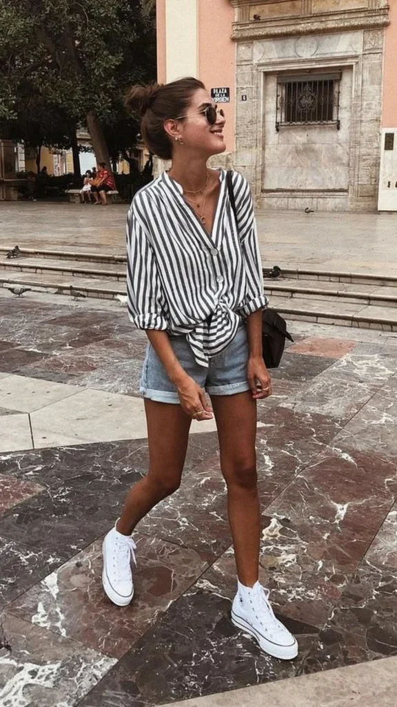 Stylish 25+ Denim Shorts Outfit Ideas That Are Too Good