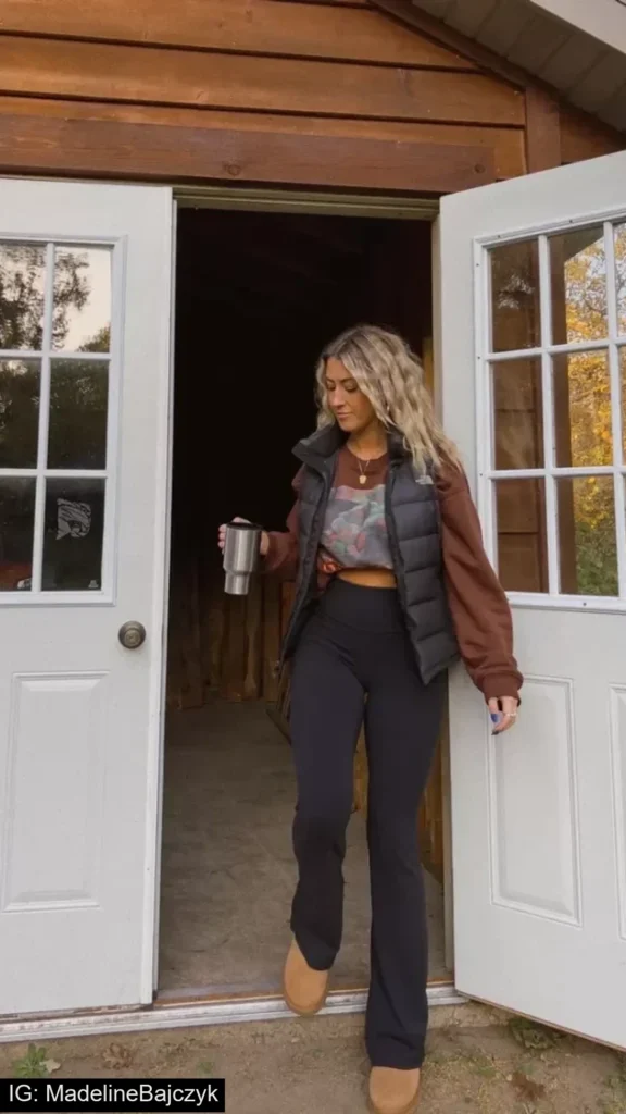 Trendy 5+ Flared Leggings Looks You’ll Love