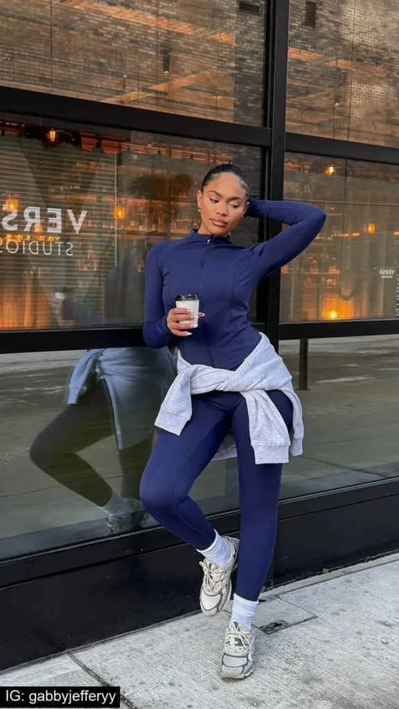 Must-Have: Stunning 10+ Navy Leggings Outfit Ideas