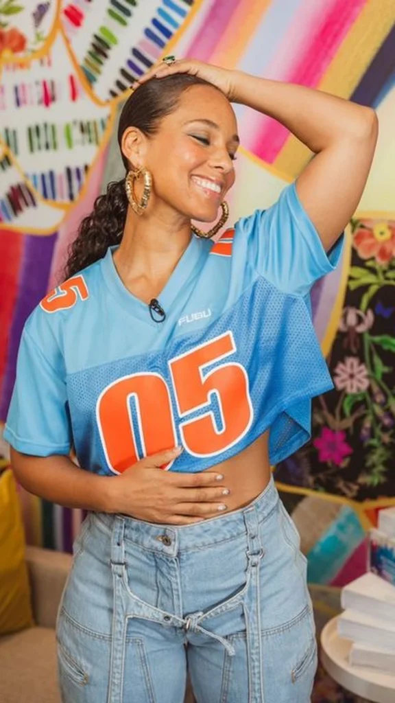 10+ Stunning Y2K Outfits That Bring Back 2000s