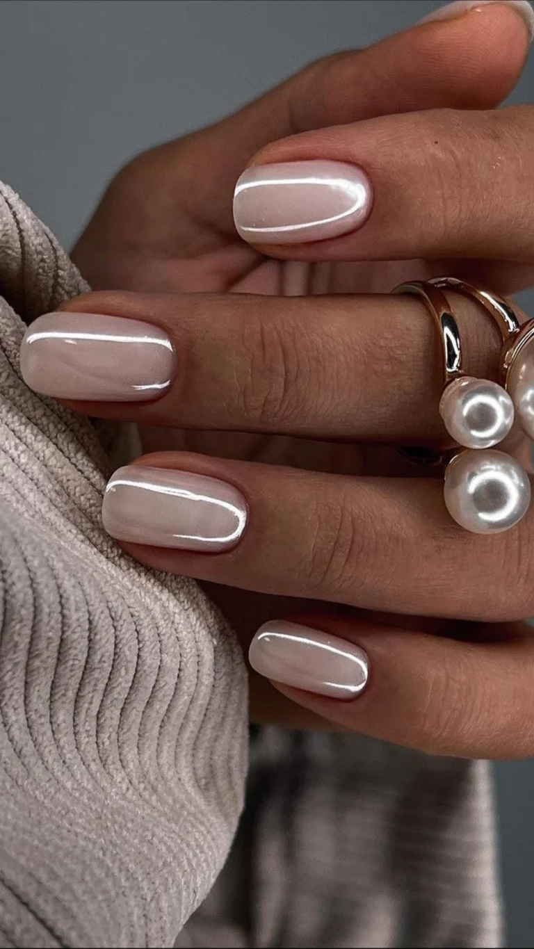 pearl chrome nails 1