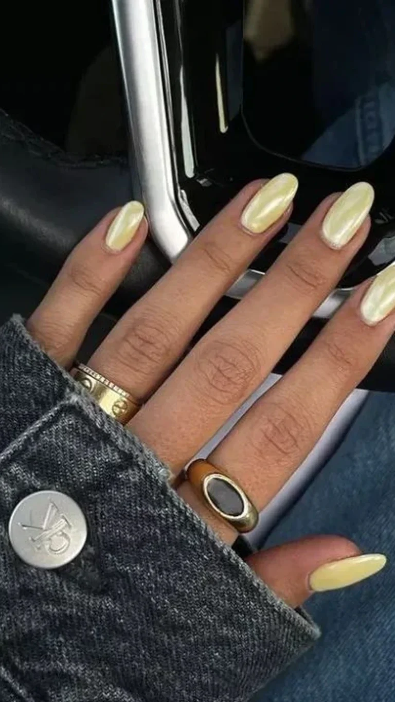 yellow chrome nails 1
