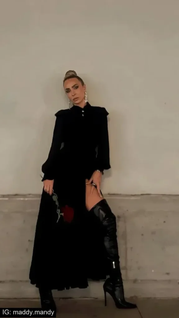 Chic 35+ Black Maxi Skirt Outfit Ideas for Any Event
