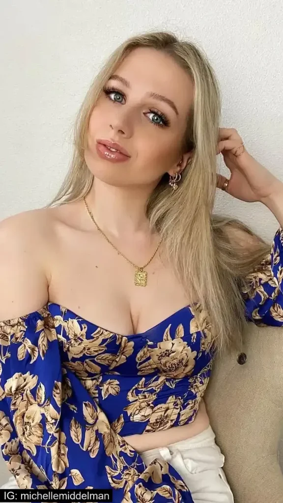 Gorgeous 10+ Blue Top Outfit Looks to Copy Now